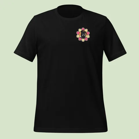 Classic Tee with the Midsummer dog badge